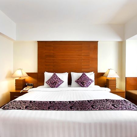Bally Suite Sukhumvit Bangkok Esterno foto