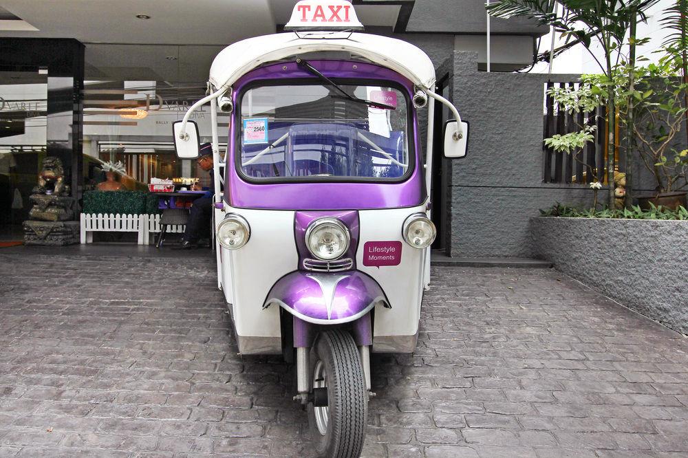 Bally Suite Sukhumvit Bangkok Esterno foto