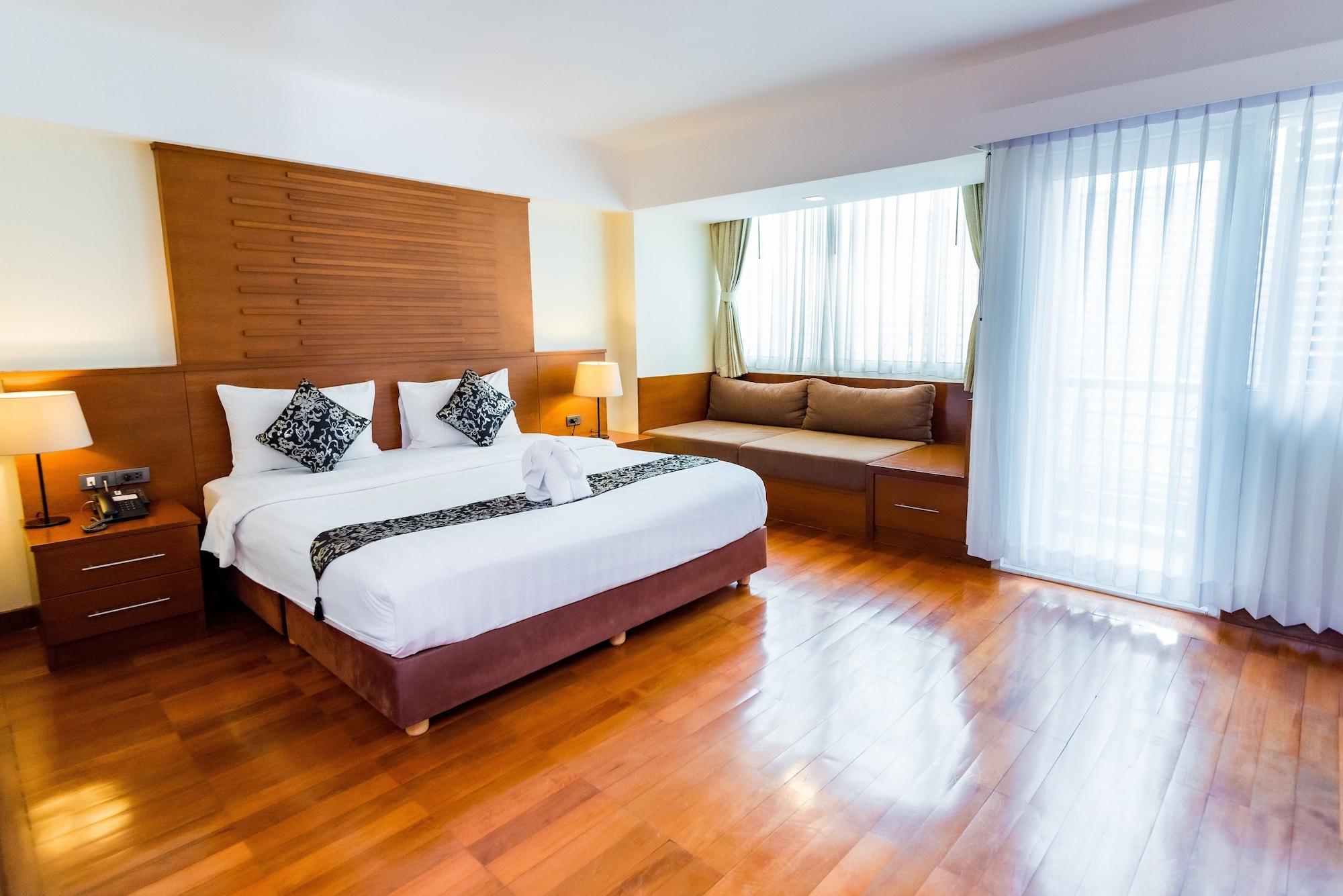 Bally Suite Sukhumvit Bangkok Esterno foto