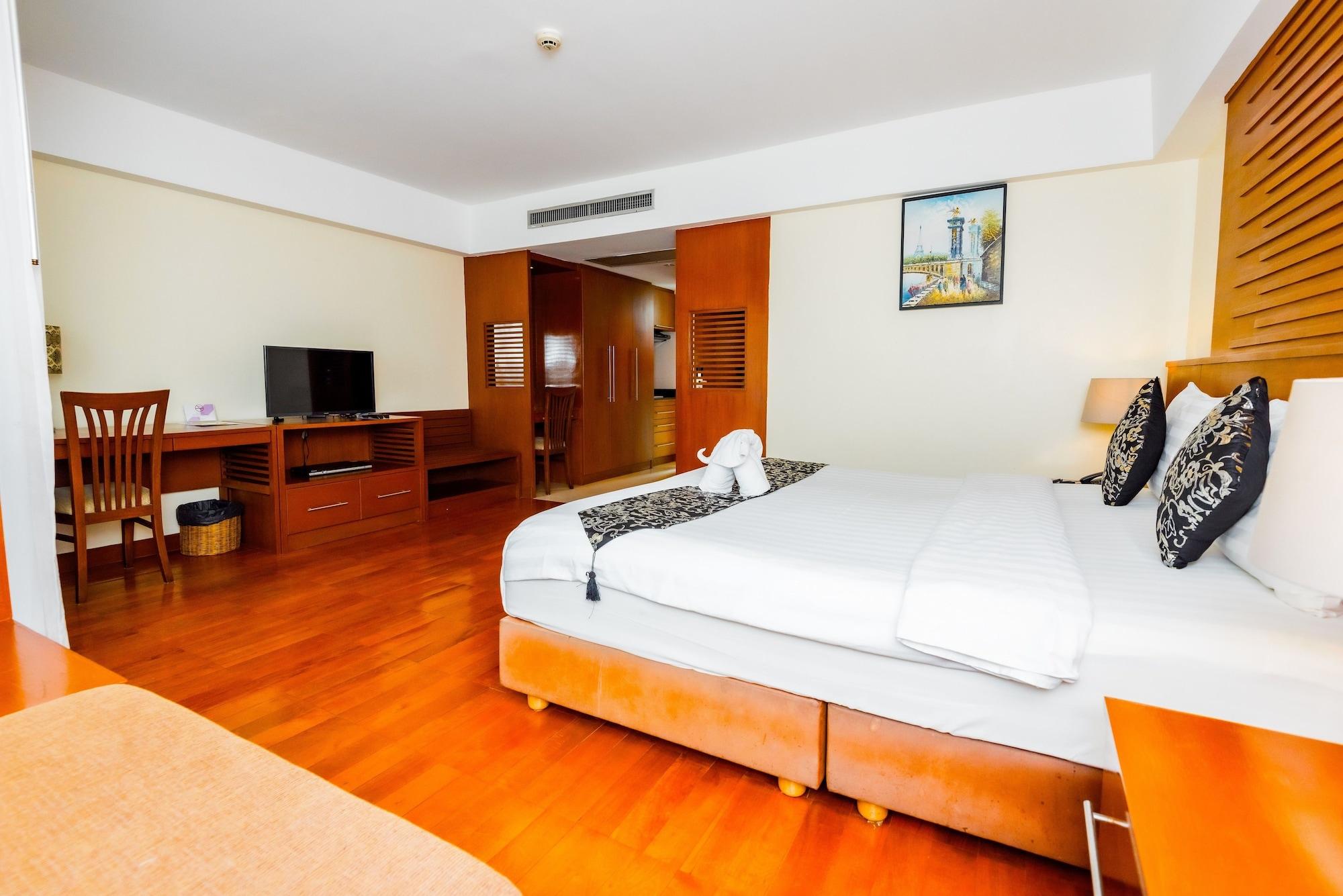 Bally Suite Sukhumvit Bangkok Esterno foto