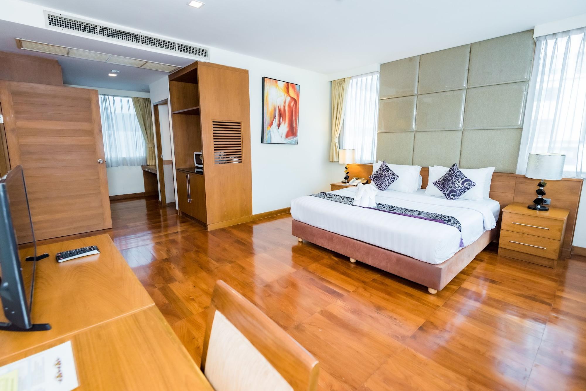 Bally Suite Sukhumvit Bangkok Esterno foto