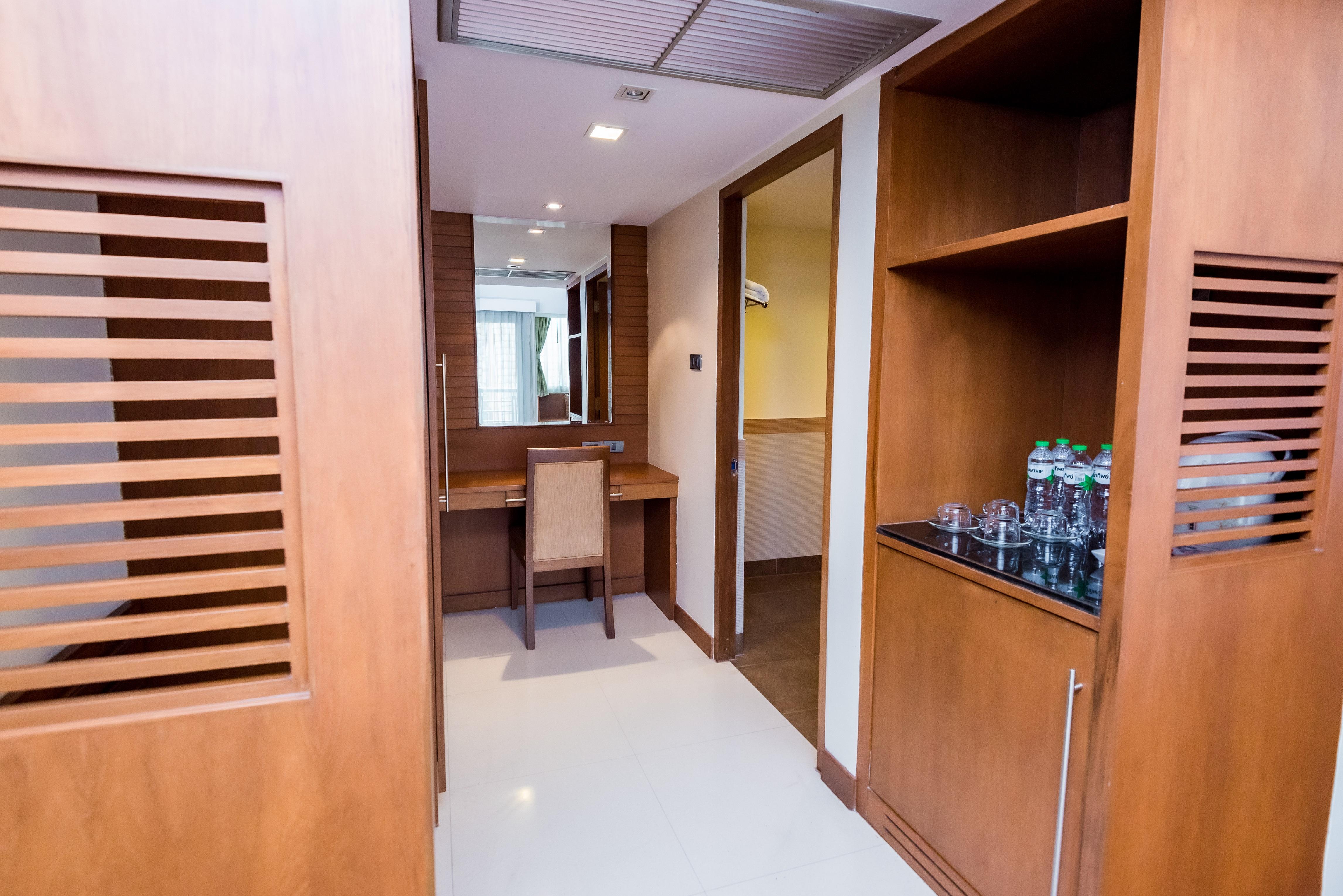 Bally Suite Sukhumvit Bangkok Esterno foto