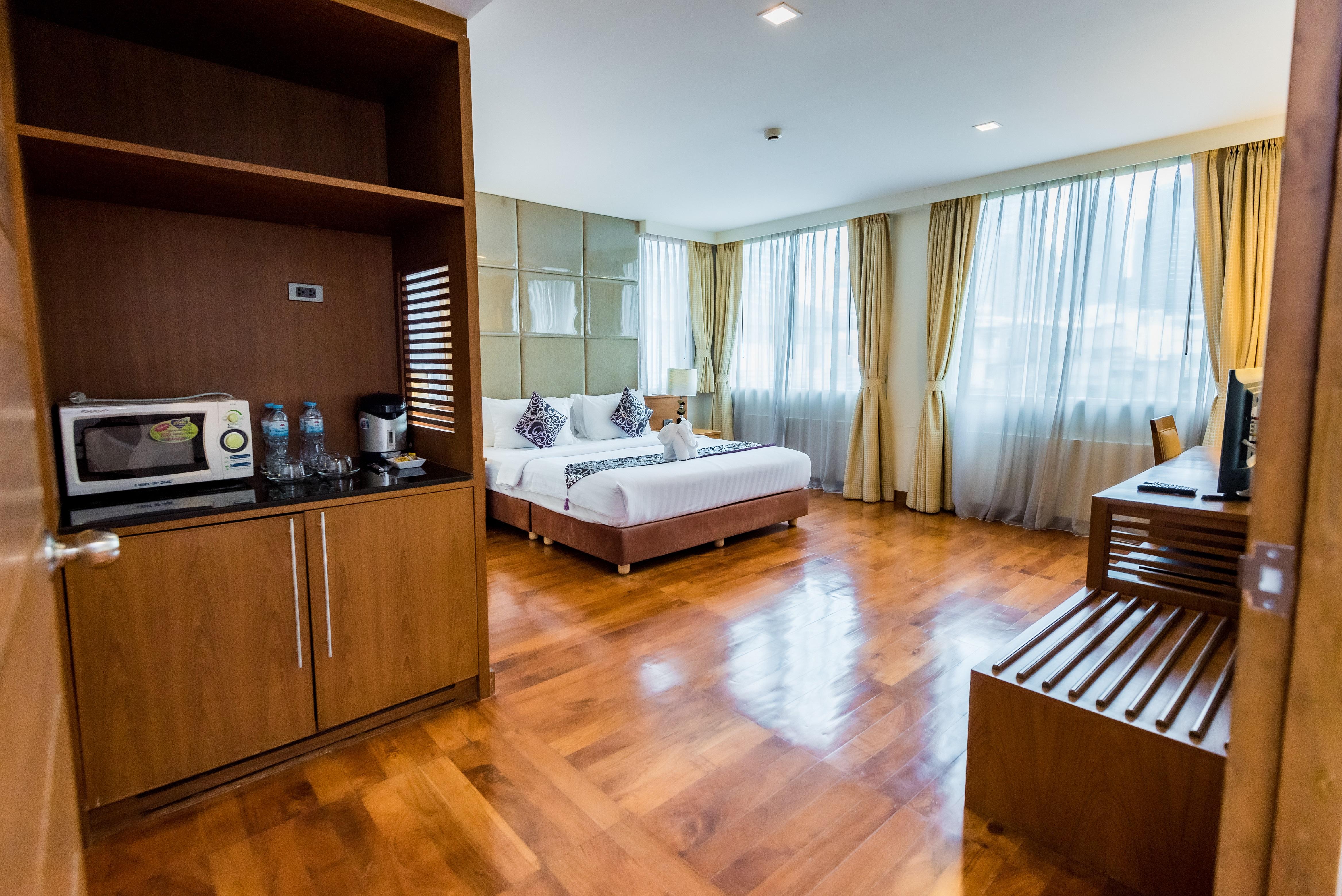 Bally Suite Sukhumvit Bangkok Esterno foto