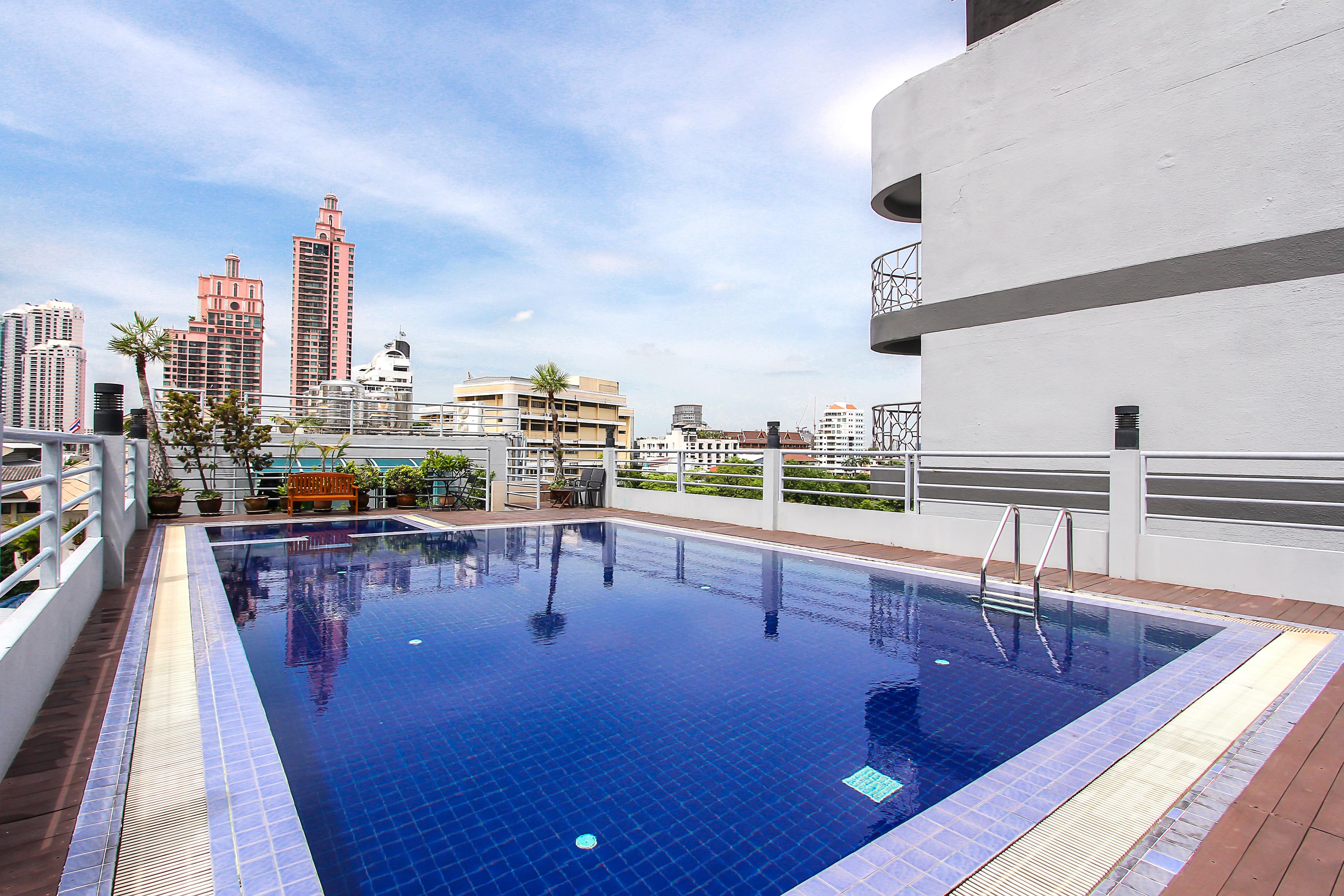 Bally Suite Sukhumvit Bangkok Esterno foto