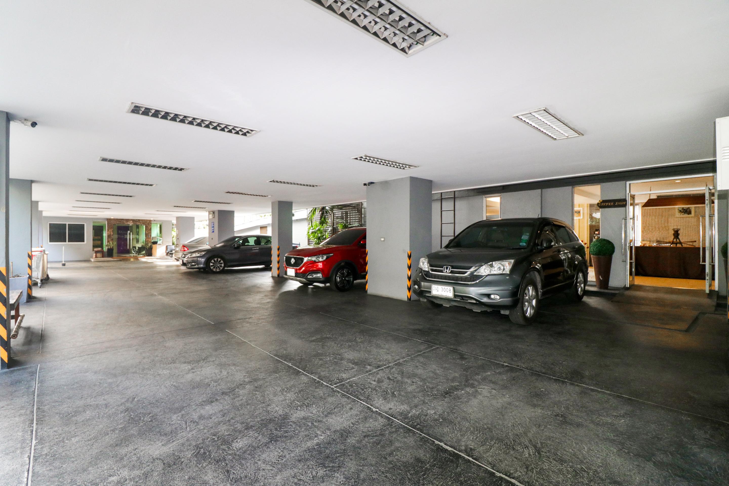 Bally Suite Sukhumvit Bangkok Esterno foto