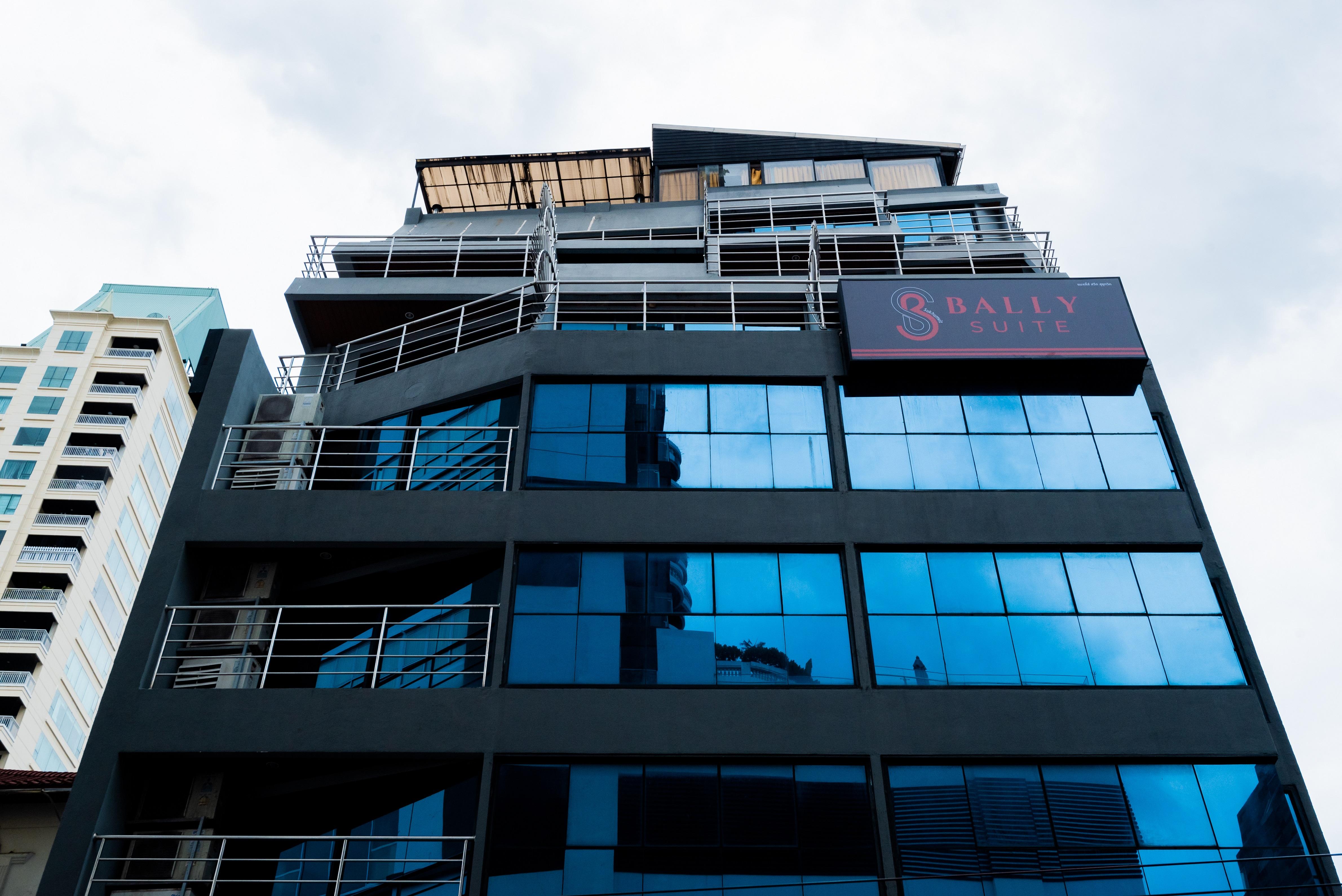 Bally Suite Sukhumvit Bangkok Esterno foto