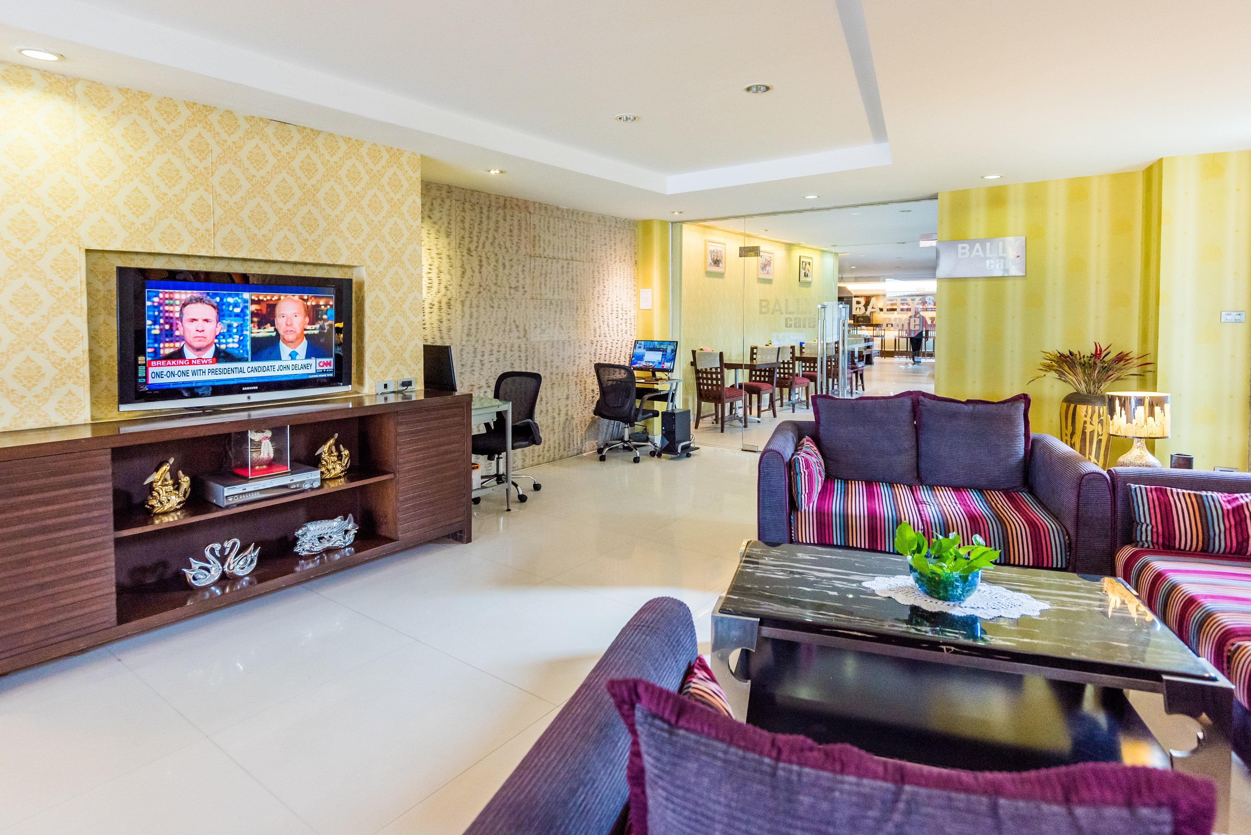 Bally Suite Sukhumvit Bangkok Esterno foto