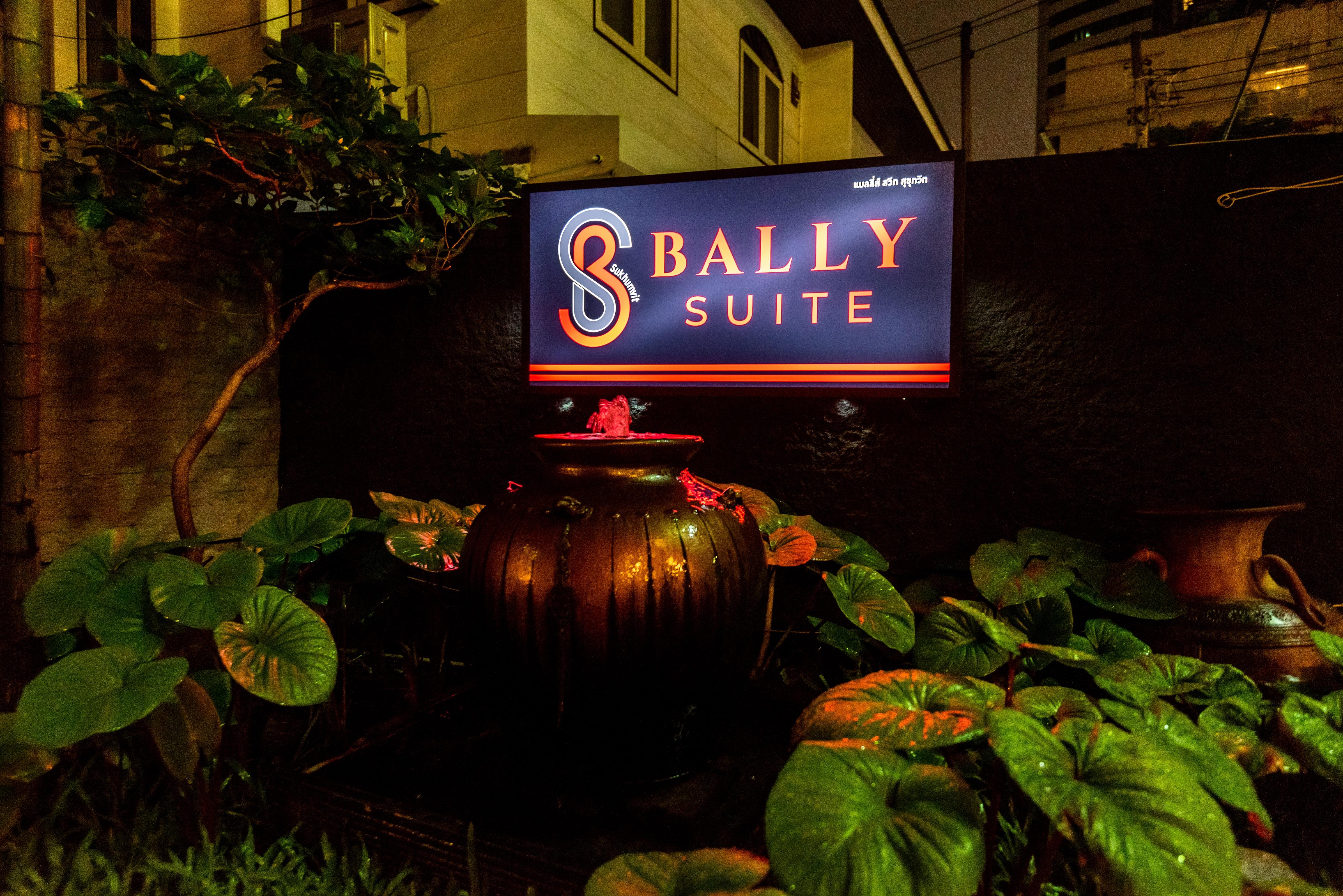 Bally Suite Sukhumvit Bangkok Esterno foto