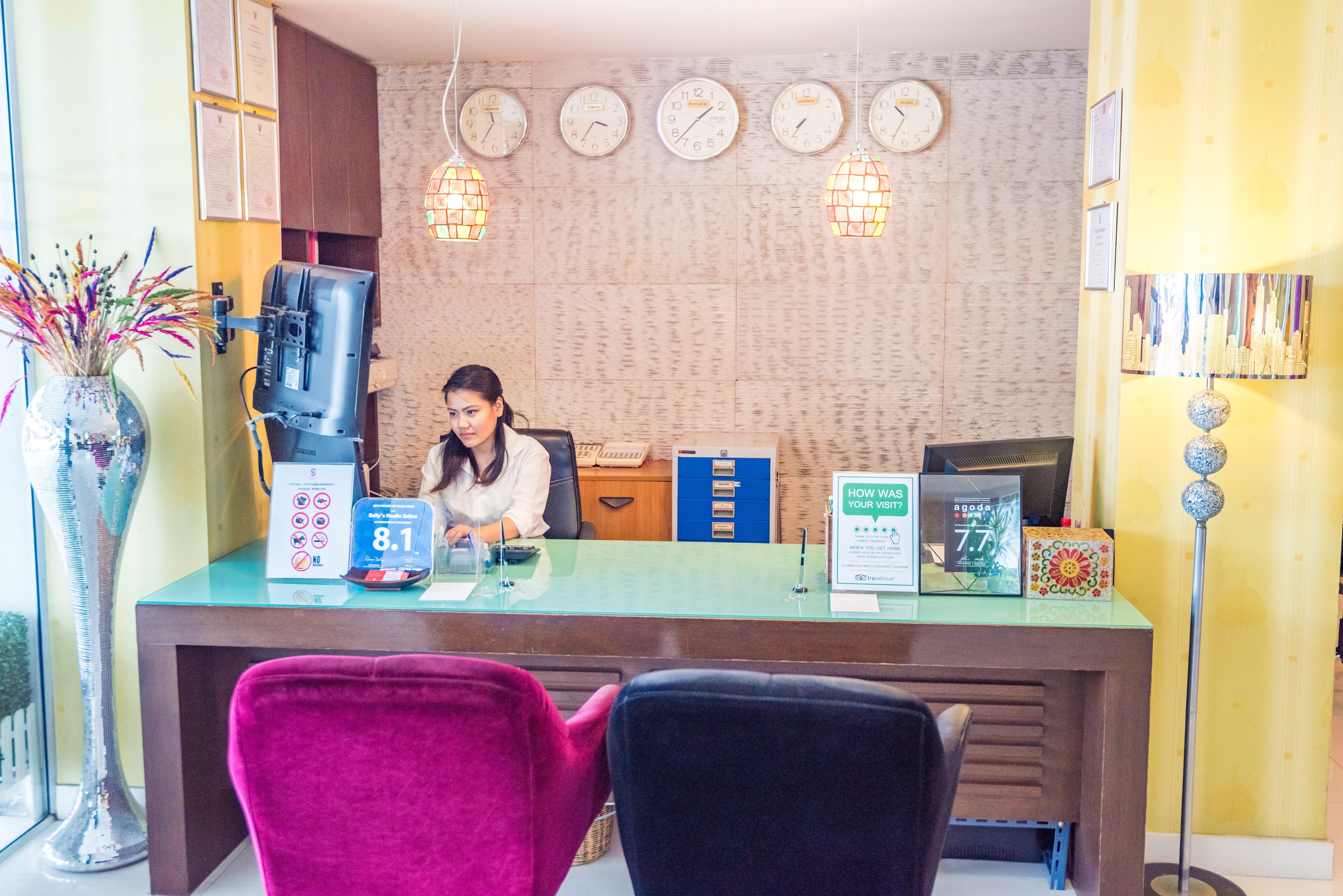 Bally Suite Sukhumvit Bangkok Esterno foto