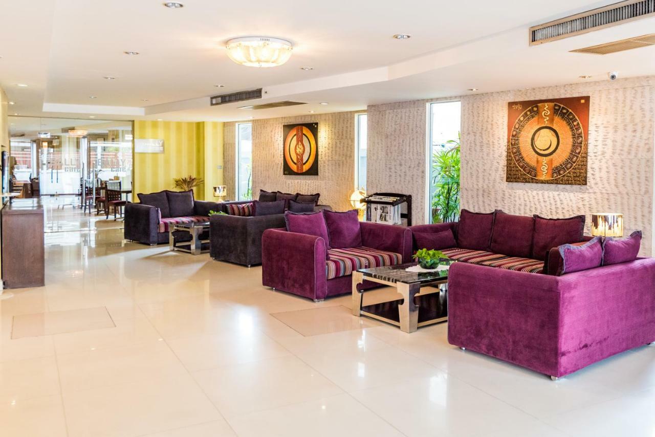 Bally Suite Sukhumvit Bangkok Esterno foto