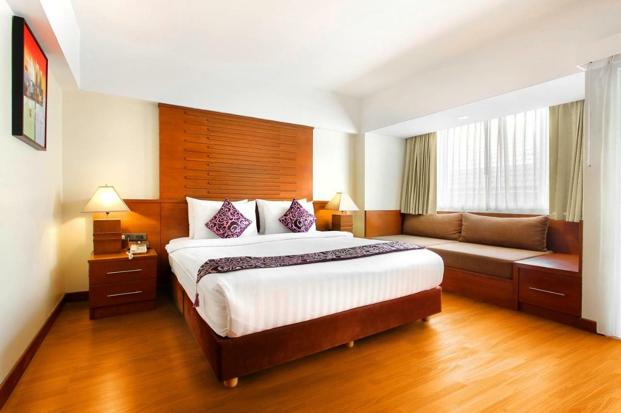 Bally Suite Sukhumvit Bangkok Esterno foto